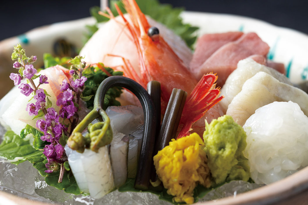 画像：季節感あふれる懐石料理